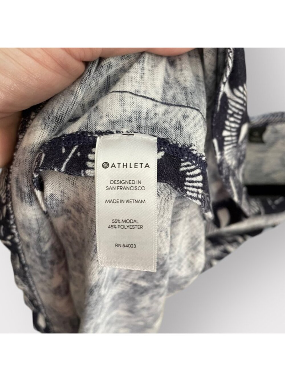 Athleta Size XL Navy Blue White Breezy Leaf Print Round Neck Racerback Tank Top - Picture 5 of 14